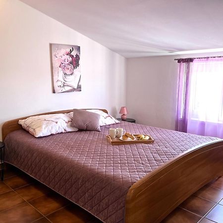 E & E Apartment Medulin Bagian luar foto