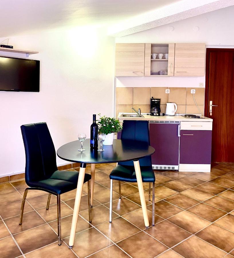 E & E Apartment Medulin Bagian luar foto