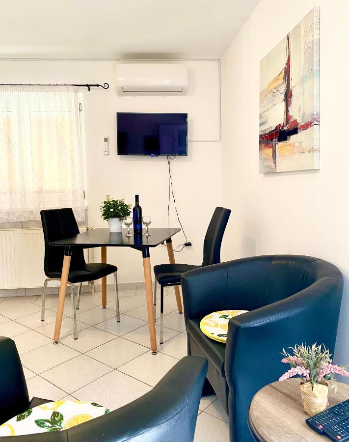 E & E Apartment Medulin Bagian luar foto